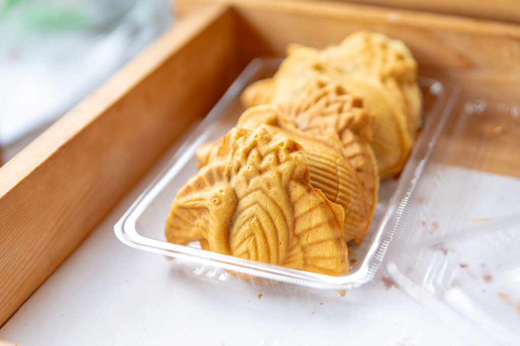 ③ 焼き型 鶴亀 菓子型 鉄器 / つるかめ焼き 高知 たい焼き せんべい