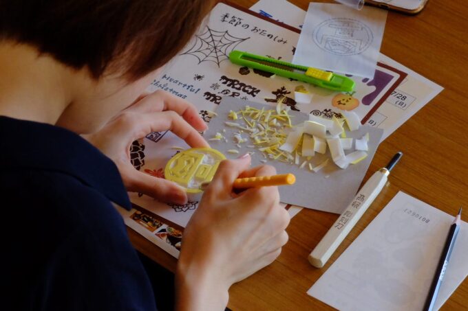 吉村虎太郎邸で 消しゴムはんこ＆エコバッグづくり<span class="program-date-row"><span class="program-date-label" aria-label="開催日">開催日</span><span class="program-date-pill">通年</span></span>